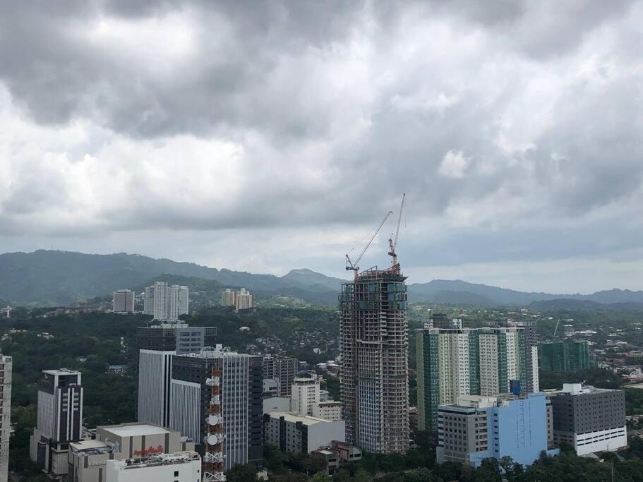 Condo Near Ayala Cebu City W Wifi Balcony Exterior foto